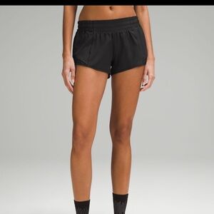 High rise hotty hot 2.5” shorts